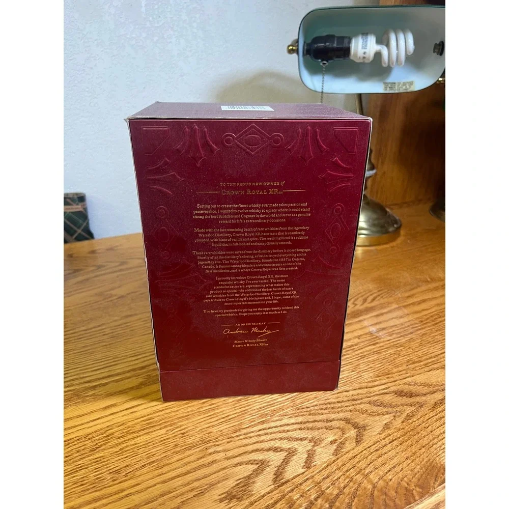 Crown Royal XR Extra Rare Waterloo Empty 750ml Bottle with Presentation Box Stop